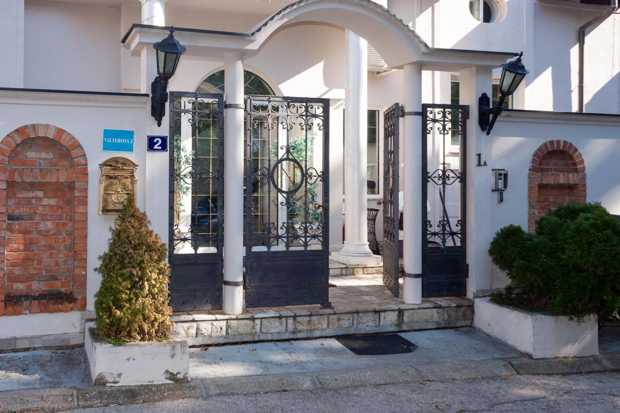 Red Clay Apartments City Club Βελιγράδι Εξωτερικό φωτογραφία